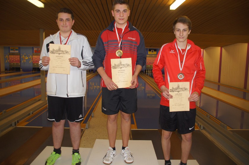 U 18 männlich Platz 2 Karl N., Platz 1 Ziegler M., Platz 2 Kulzer S.