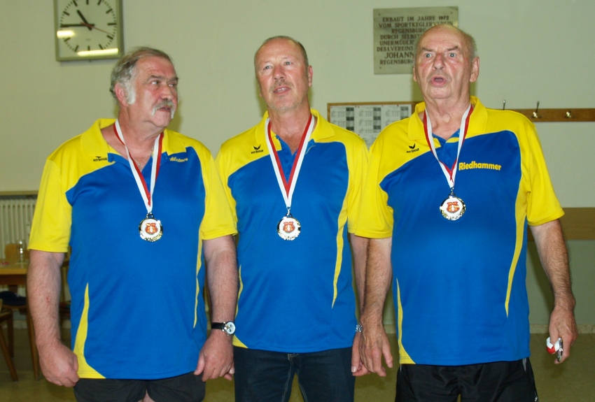 Platz 2 Männer u. Männer gemischt FC Tegernheim 3